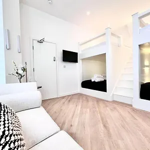 The Iv, The Kove, Apartment